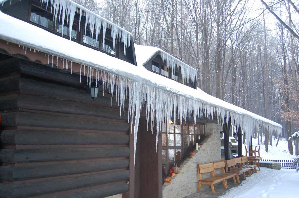 Koliba U Cerneho Medveda Zlín Exterior foto