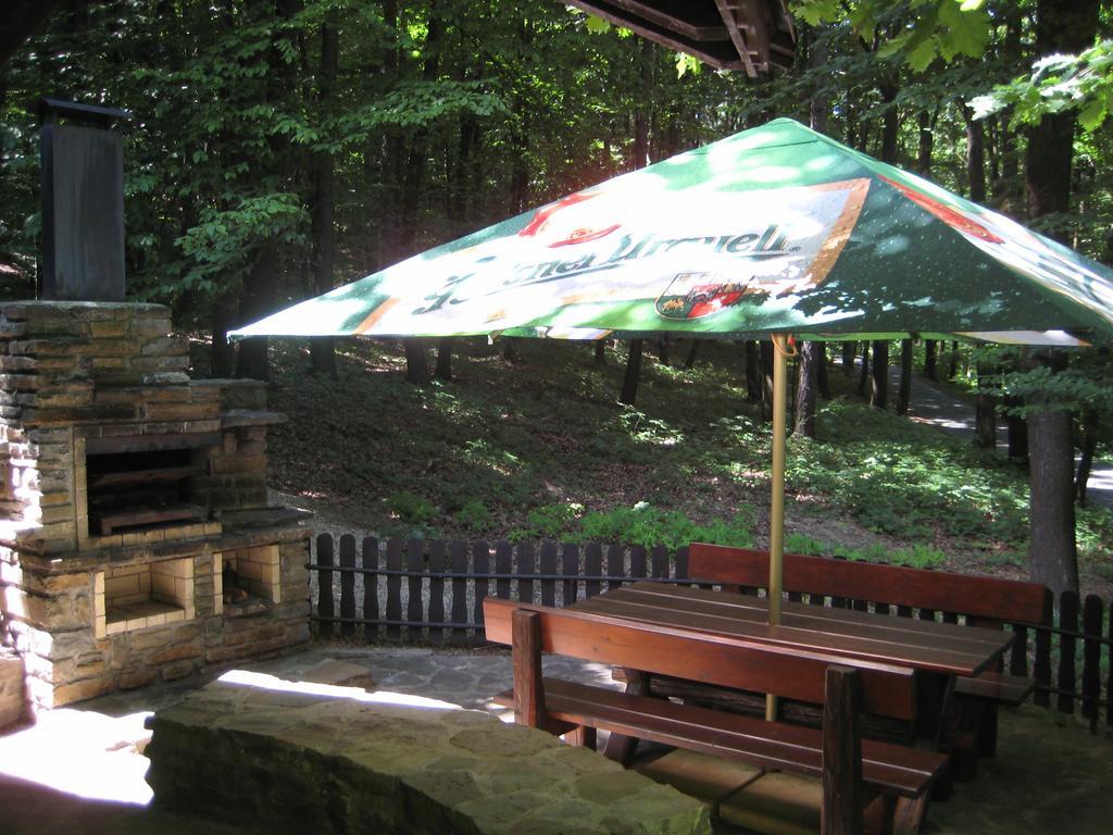 Koliba U Cerneho Medveda Zlín Exterior foto